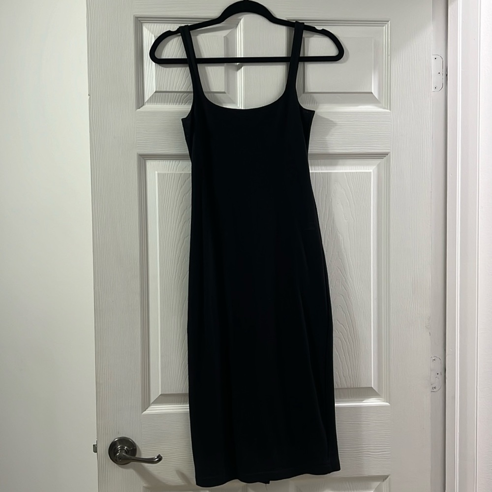 Black bodycon dress